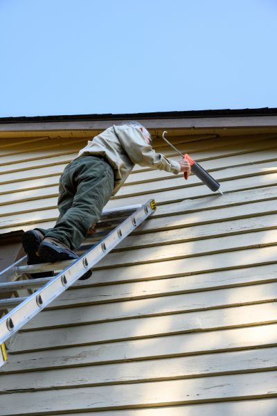 Cost of Exterior Caulking in Benton